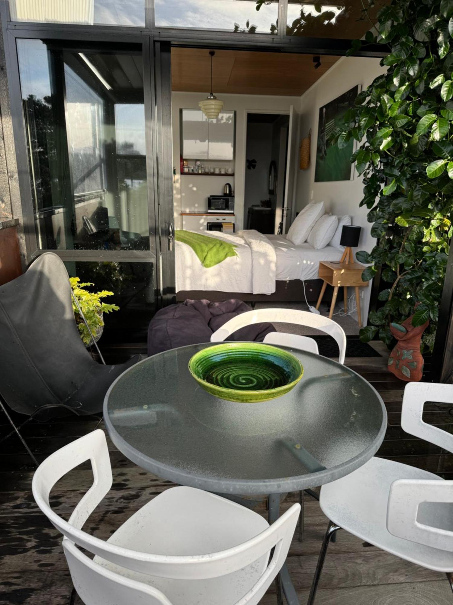 Studio With A View Raglan Exterior photo